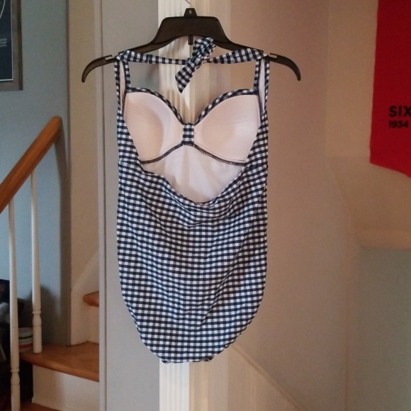 Bathing suit - Picture 3 of 4